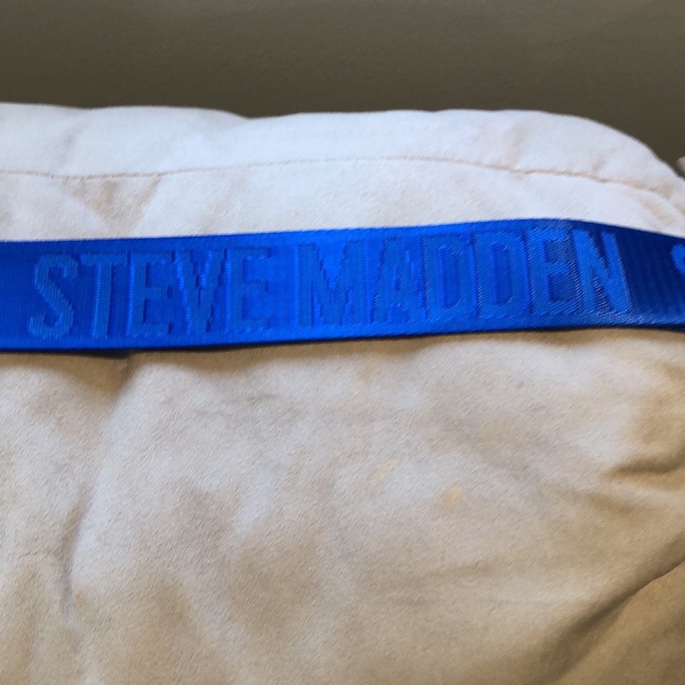 STEVE MADDEN Belt Bag - Picture 4 of 9